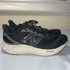 New Balance Women's Fresh Foam Arishi V4 Running Shoe 9 women’s